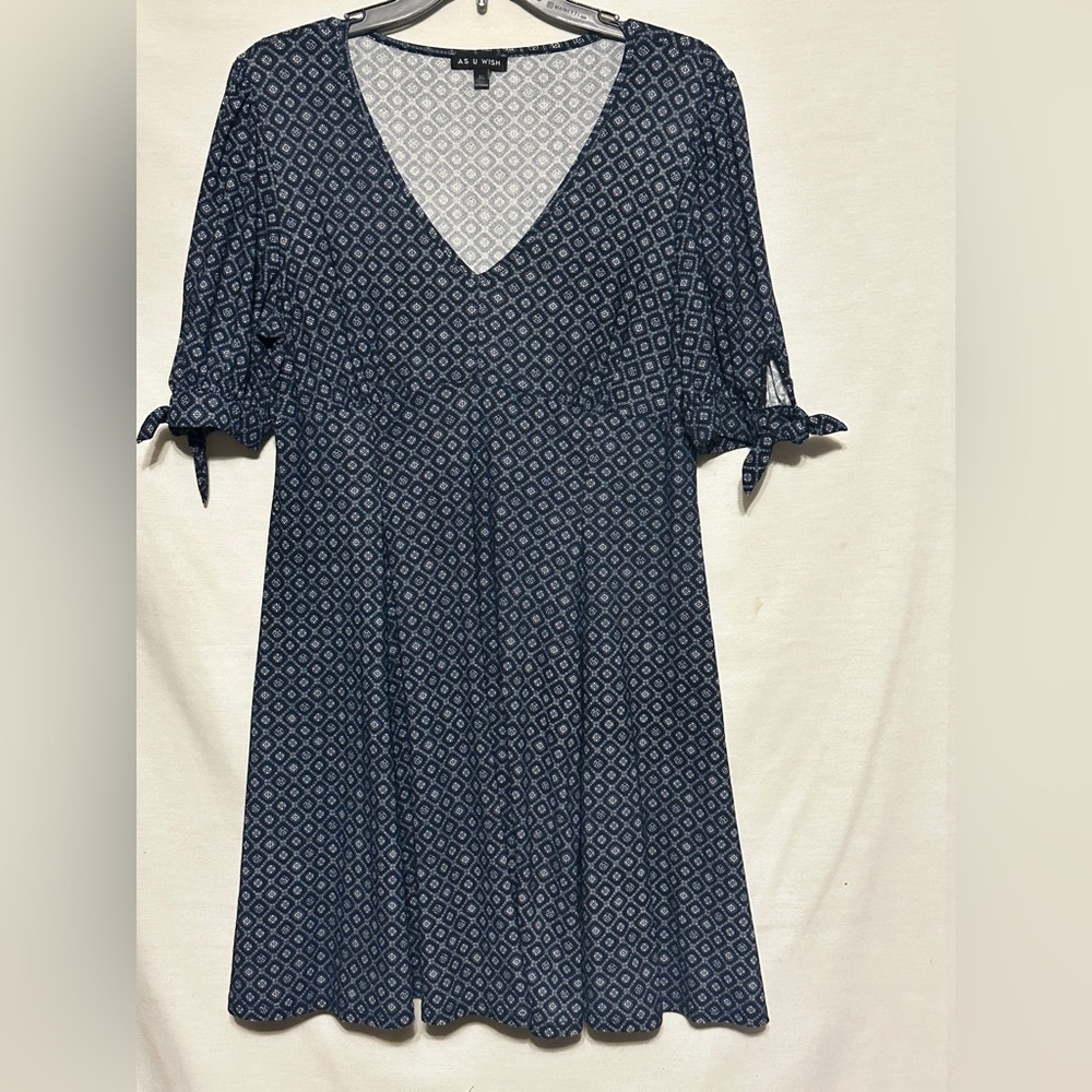 As U Wish Navy keyhole Sleeve V-Neck Dress